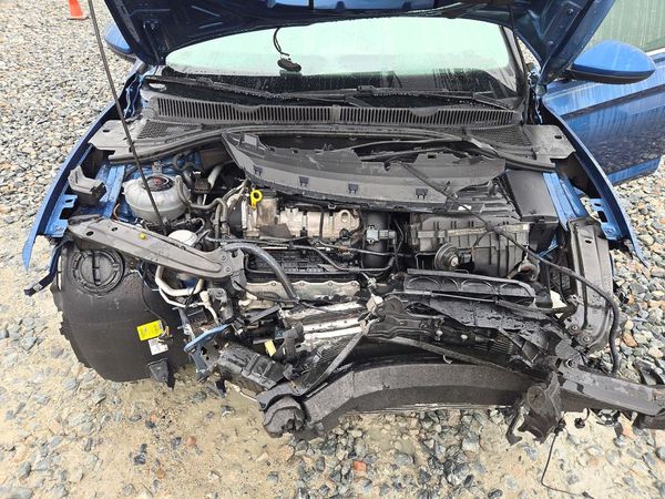2020 VOLKSWAGEN JETTA SEL — Engine bay