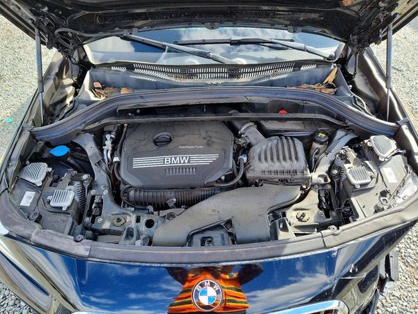 2022 BMW X2 sDrive28i — Engine bay