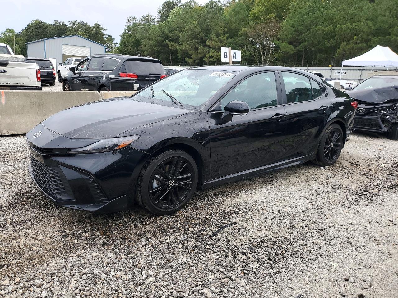 2026 TOYOTA CAMRY — Front 3/4