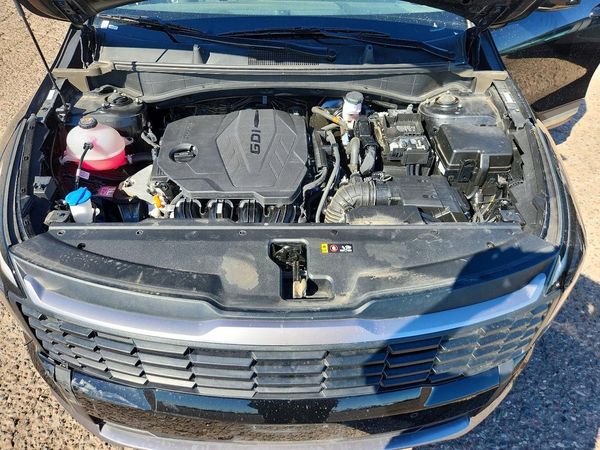 2026 KIA SPORTAGE LX — Engine bay