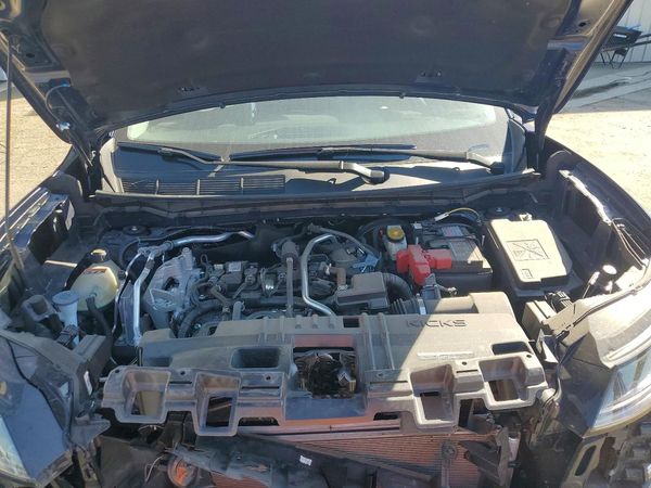 2026 NISSAN KICKS SR — Engine bay
