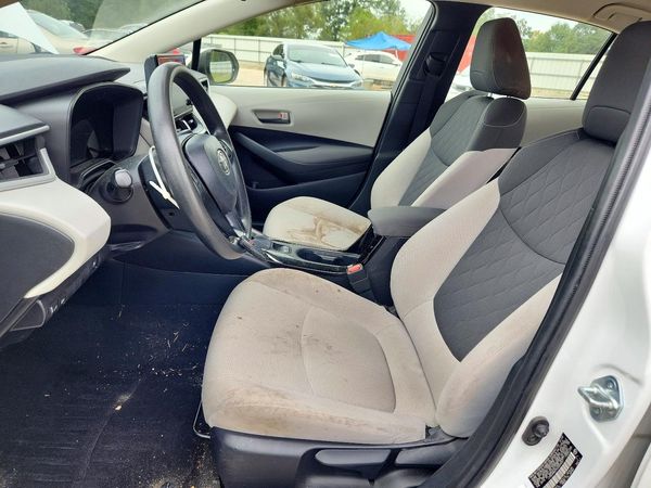 2022 TOYOTA COROLLA LE — DENT