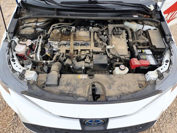 2022 TOYOTA COROLLA LE — Engine bay