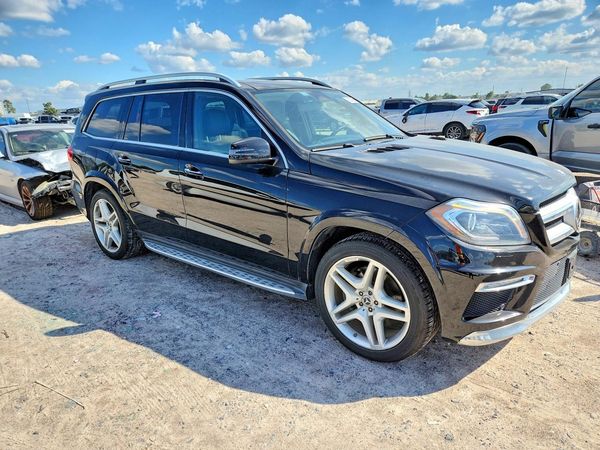 2014 MERCEDES-BENZ GL GL 550 4MATIC — Passenger 3/4