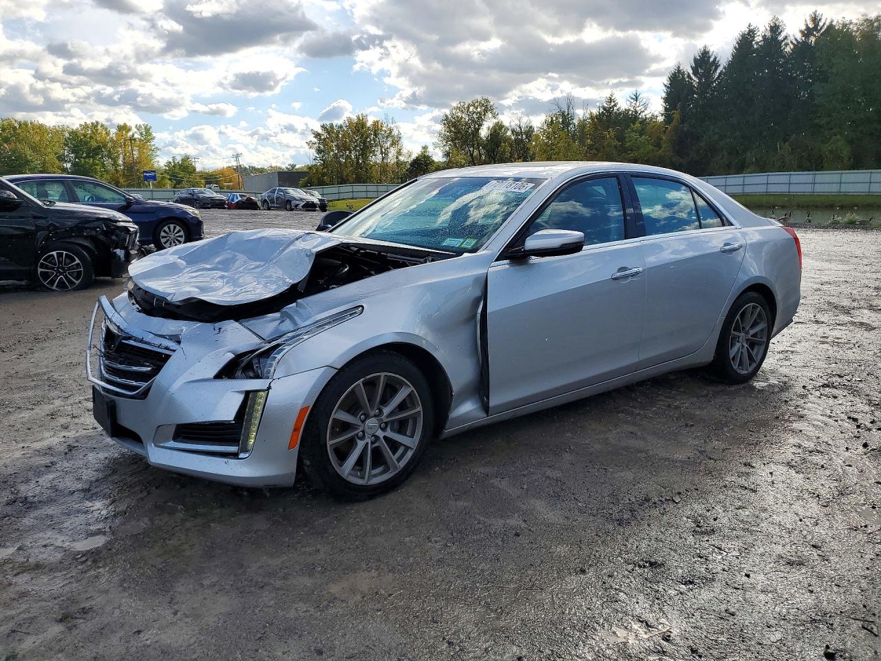 2017 CADILLAC CTS Luxury — Front 3/4