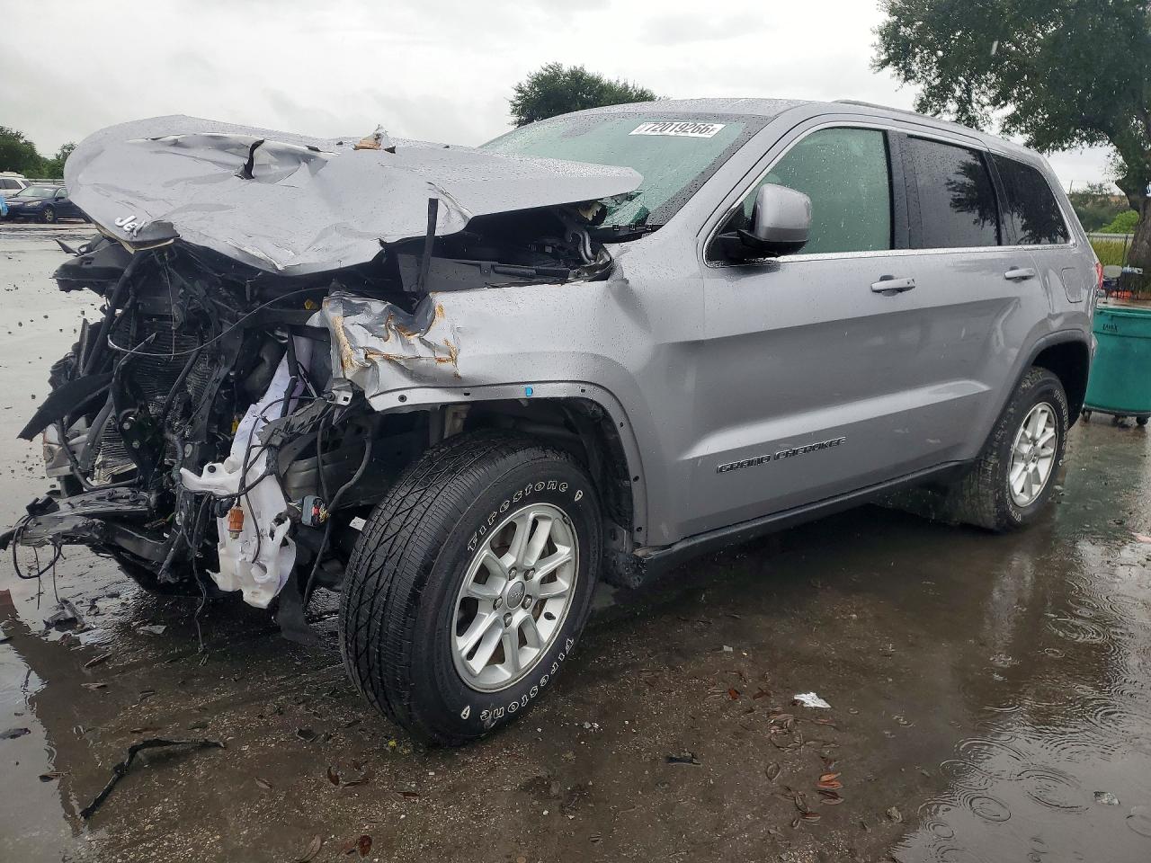 2018 JEEP CHEROKEE Laredo — Front 3/4