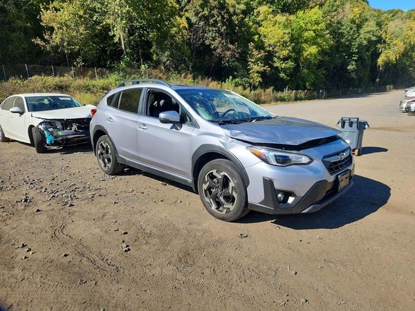 2022 SUBARU CROSSTREK Limited — Passenger 3/4
