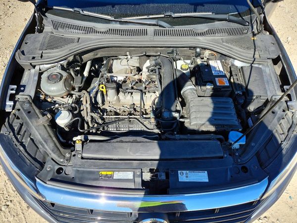 2020 VOLKSWAGEN JETTA S, SE, R-Line — Engine bay