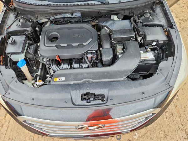 2016 HYUNDAI SONATA — Engine bay