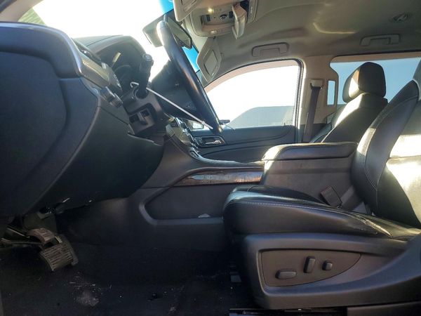 2020 CHEVROLET SUBURBAN — DENT