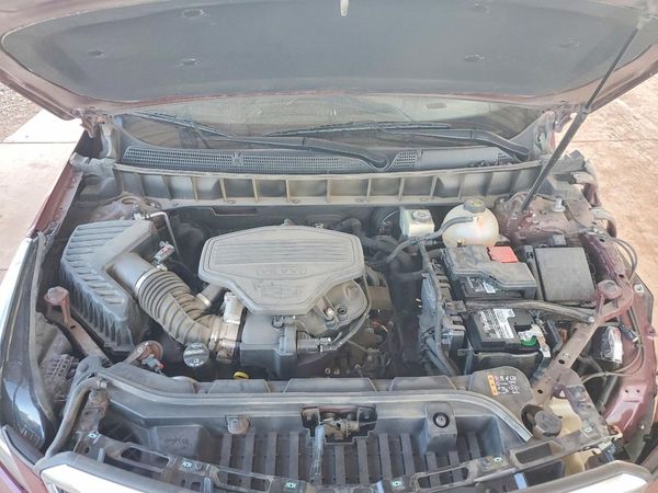 2017 CADILLAC XT5 Premium Luxury — Engine bay