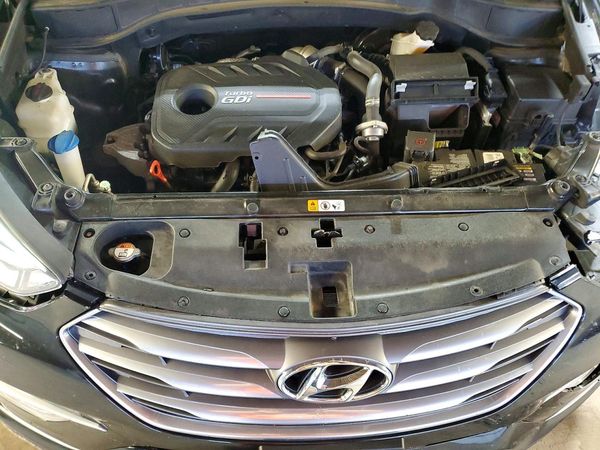 2018 HYUNDAI SANTA FE — Engine bay