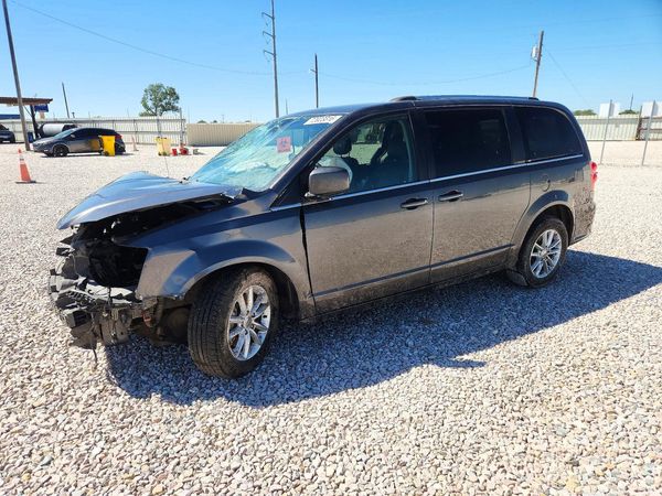 2020 DODGE CARAVAN SXT — Front 3/4