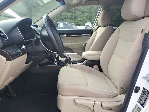2014 KIA SORENTO Base/ LX — DENT