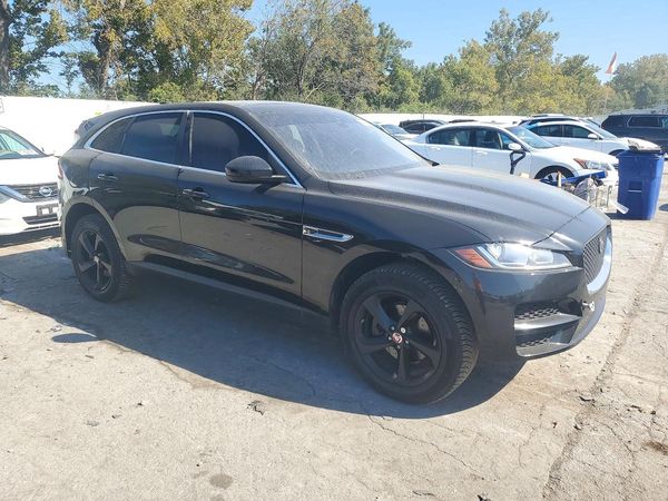 2020 JAGUAR F-PACE Premium — Passenger 3/4