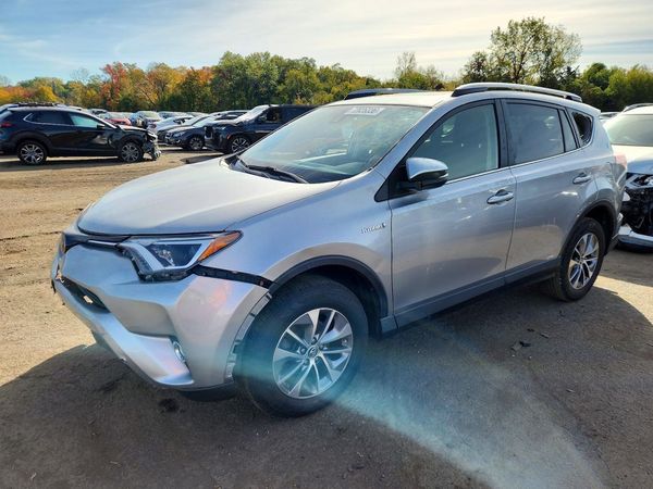 2018 TOYOTA RAV4 LE Plus/XLE — Front 3/4