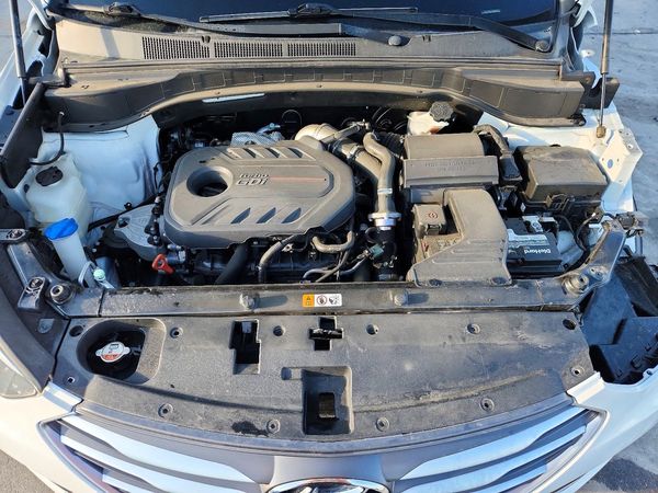 2018 HYUNDAI SANTA FE — Engine bay