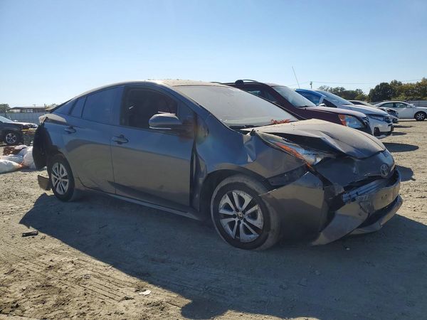 2017 TOYOTA PRIUS — Passenger 3/4