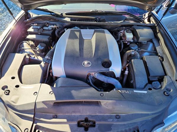 2013 LEXUS GS 350 — Engine bay