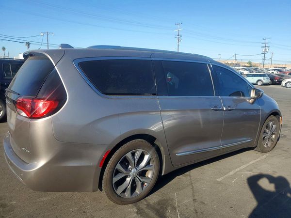 2017 CHRYSLER PACIFICA Limited — PSRA