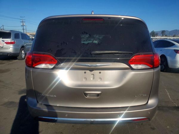 2017 CHRYSLER PACIFICA Limited — DIRR