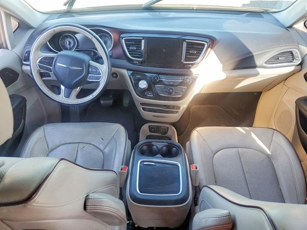 2017 CHRYSLER PACIFICA Limited — CKPT