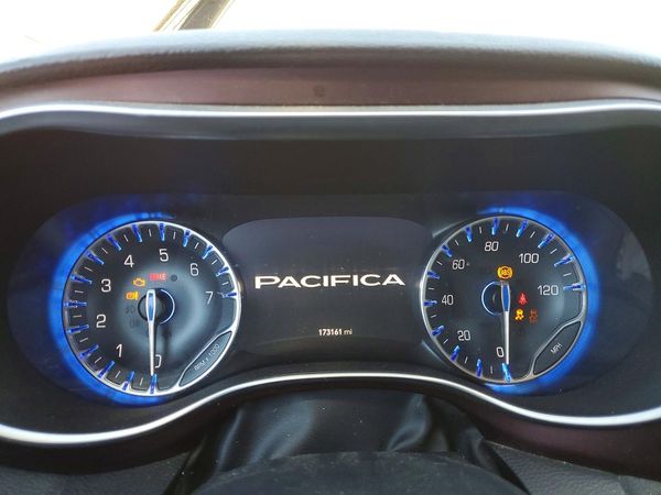 2017 CHRYSLER PACIFICA Limited — ODOM