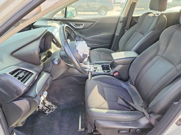 2021 SUBARU FORESTER Premium — DENT