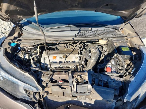 2013 HONDA CRV LX — Engine bay