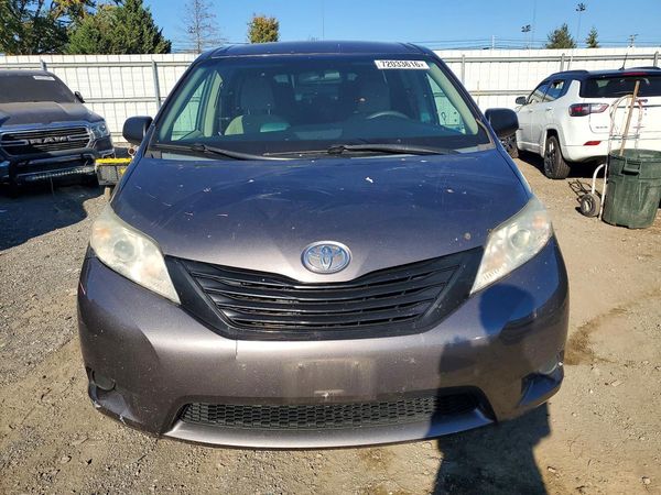 2015 TOYOTA SIENNA — DIRF