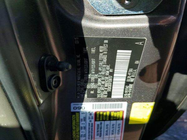 2015 TOYOTA SIENNA — VINS