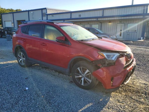 2017 TOYOTA RAV4 XLE — Passenger 3/4