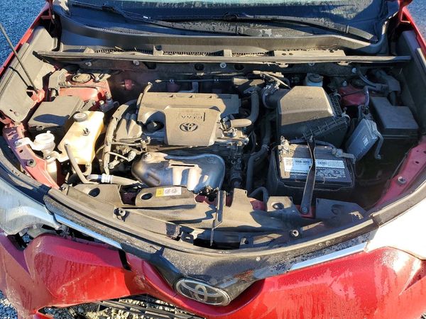 2017 TOYOTA RAV4 XLE — Engine bay