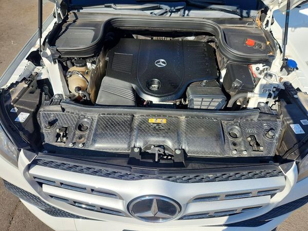 2020 MERCEDES-BENZ GLS GLS450-4M — Engine bay