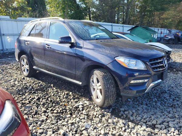 2014 MERCEDES-BENZ ML ML350 4-MATIC — Passenger 3/4