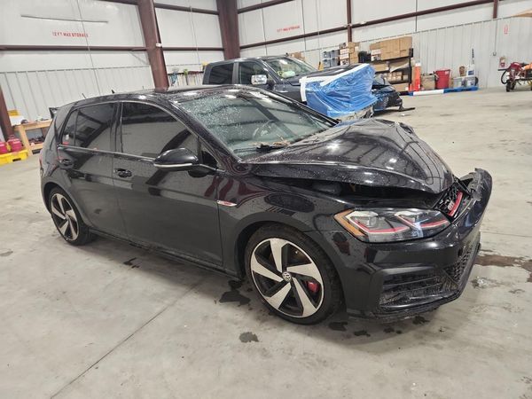 2019 VOLKSWAGEN GTI — Passenger 3/4