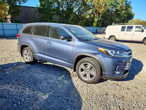 2018 TOYOTA HIGHLANDER Ltd/Ltd Platinum — Passenger 3/4