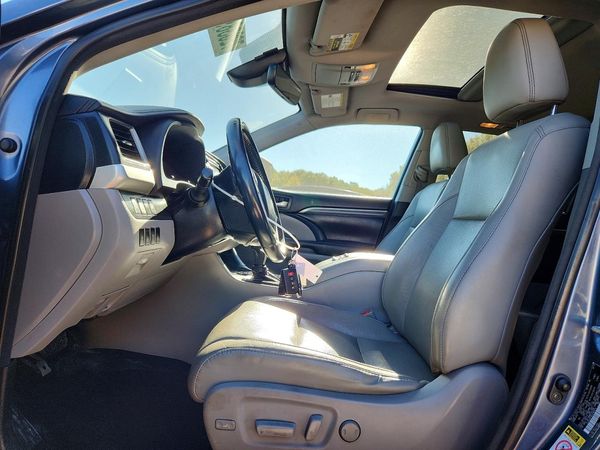 2018 TOYOTA HIGHLANDER Ltd/Ltd Platinum — DENT