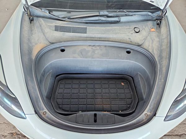 2021 TESLA MODEL 3 — Engine bay