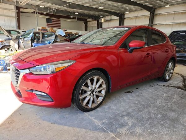 2017 MAZDA 3 Touring — Front 3/4