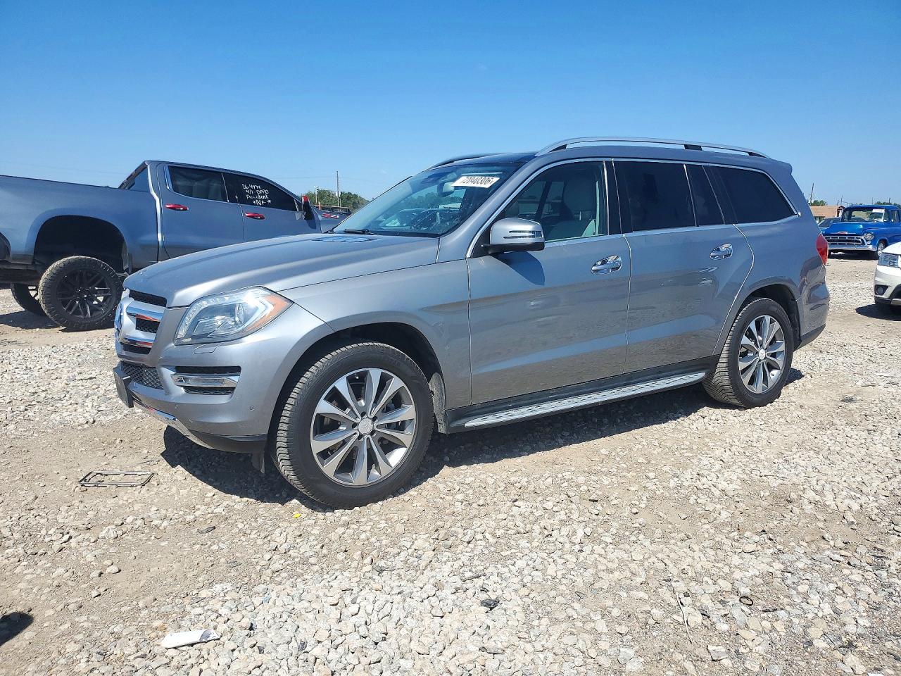 2016 MERCEDES-BENZ GL GL350-4M — Front 3/4