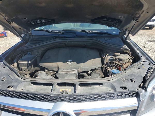 2016 MERCEDES-BENZ GL GL350-4M — Engine bay