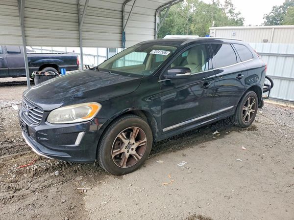 2015 VOLVO XC60 Platinum (non R design) — Front 3/4