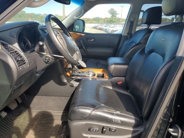 2014 INFINITI QX80 — DENT