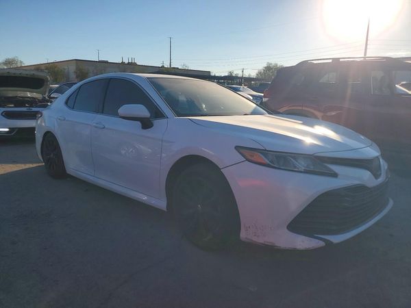 2018 TOYOTA CAMRY L/LE/SE/XLE — Passenger 3/4