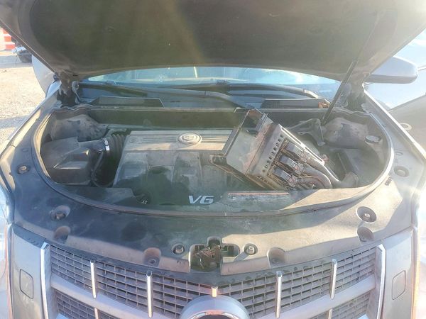 2012 CADILLAC SRX Performance — Engine bay