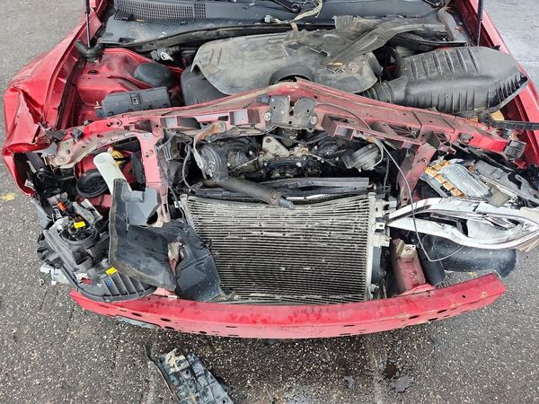 2012 CHRYSLER 300 300C/Limited — Engine bay