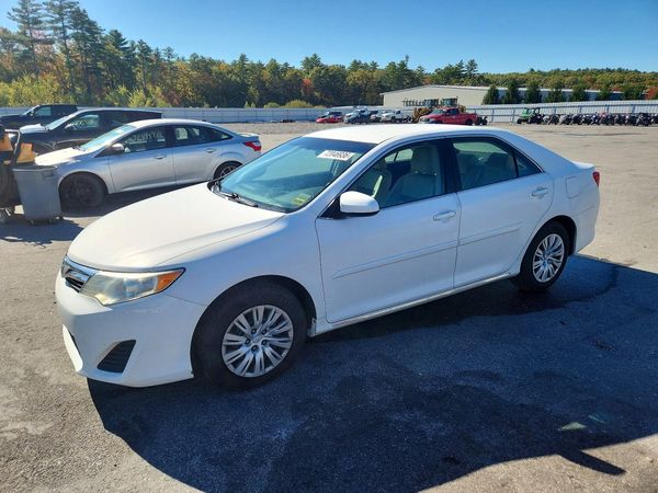 2013 TOYOTA CAMRY — Front 3/4