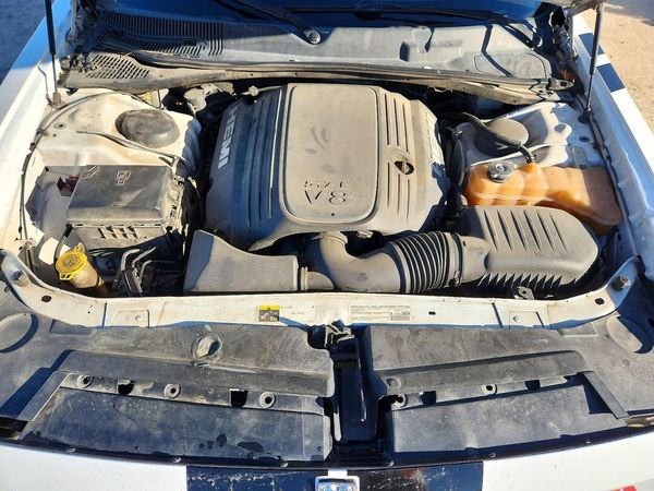 2014 DODGE CHALLENGER R/T — Engine bay
