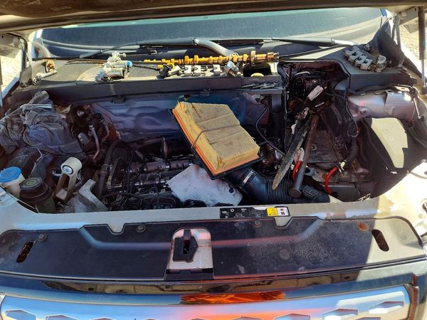 2013 LAND ROVER LR2 HSE — Engine bay